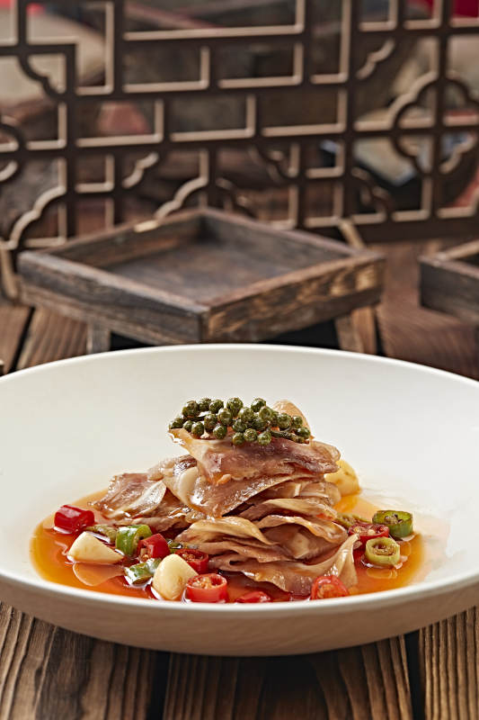 红油香辣压猪耳脆切片