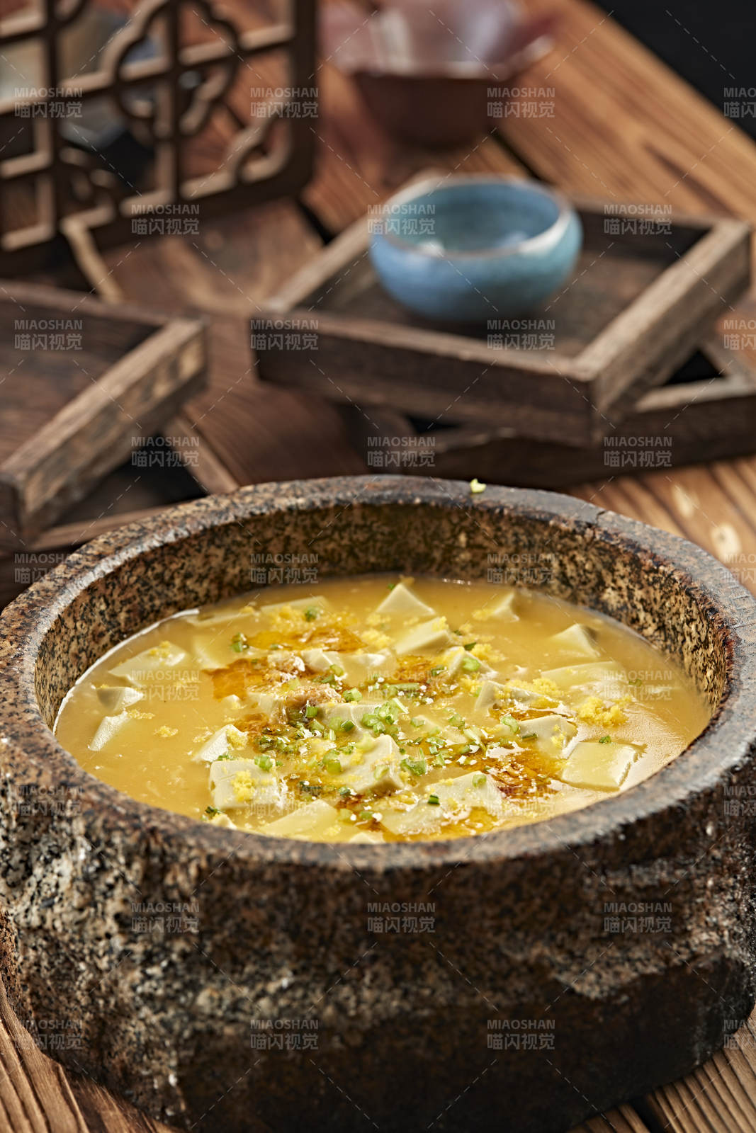 石锅蟹黄酿豆腐