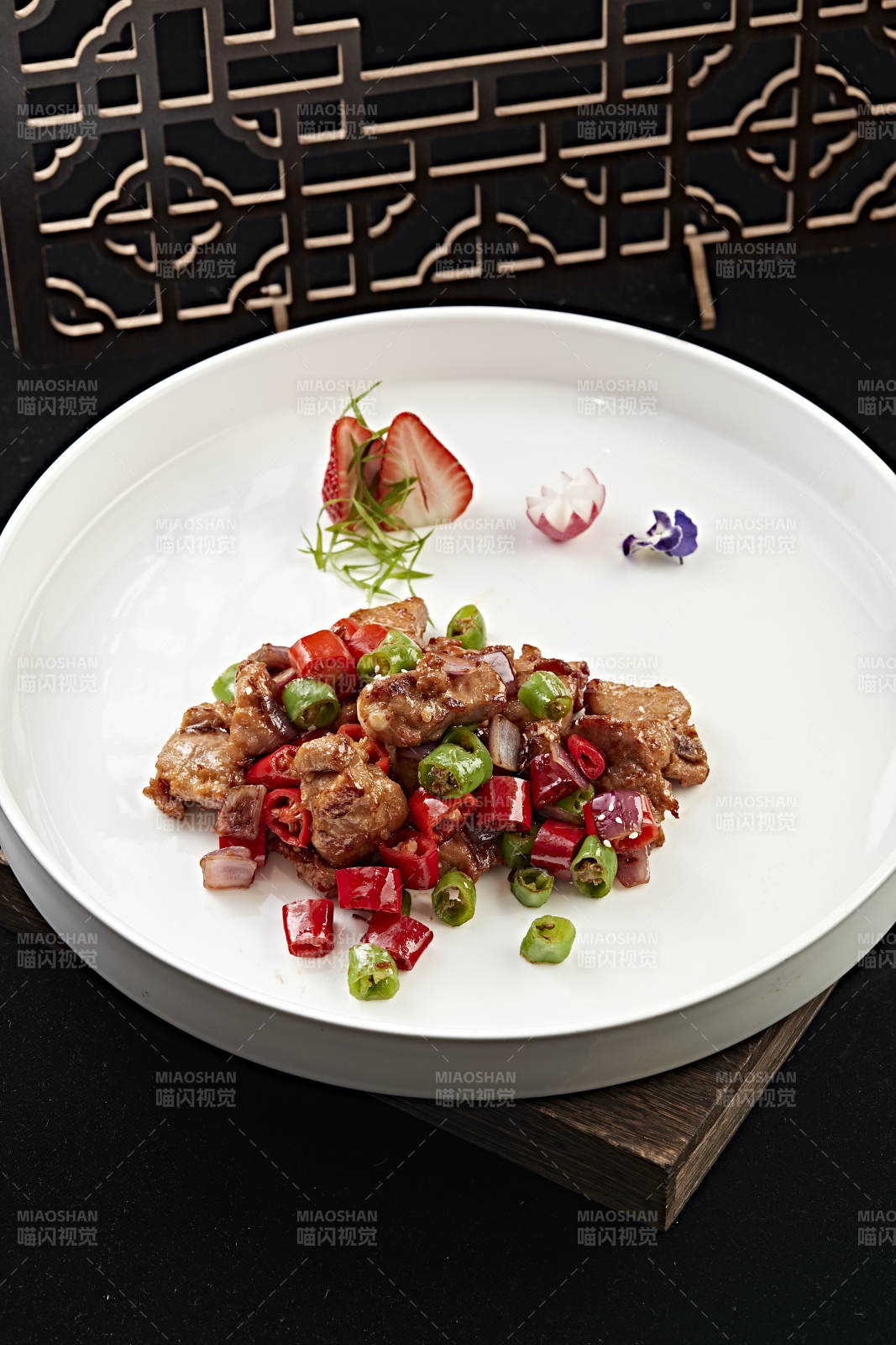 川味香辣炝炒小猪排