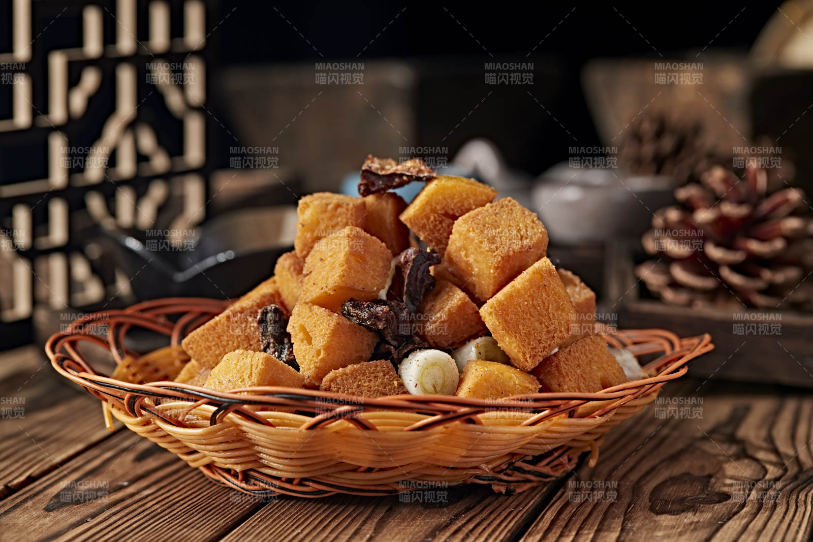 蔥香油炸咸魚饅頭粒