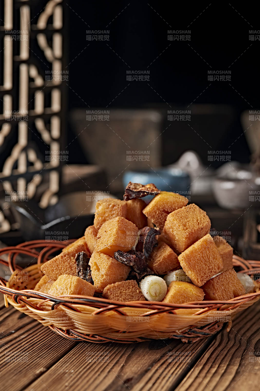 蔥香油炸咸魚饅頭粒