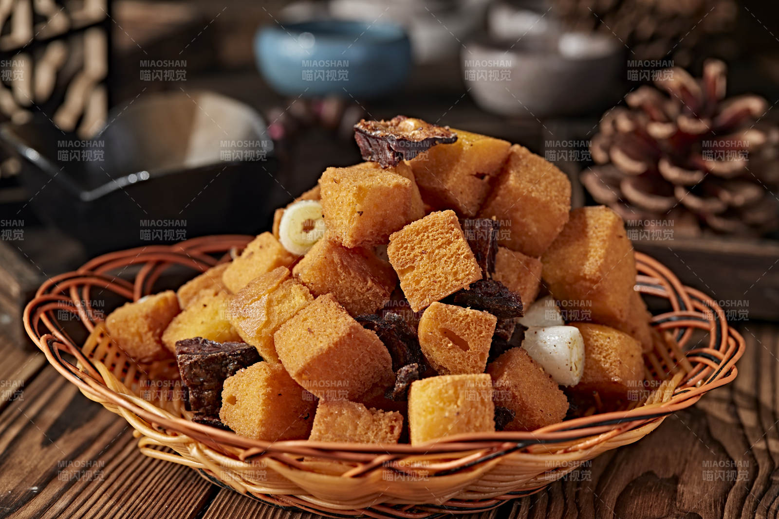 蔥香油炸咸魚饅頭粒