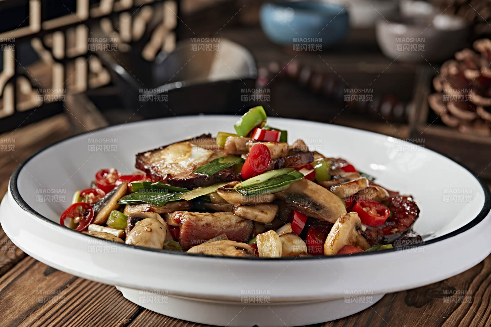 湘味米椒蒜香口蘑炒腊肉