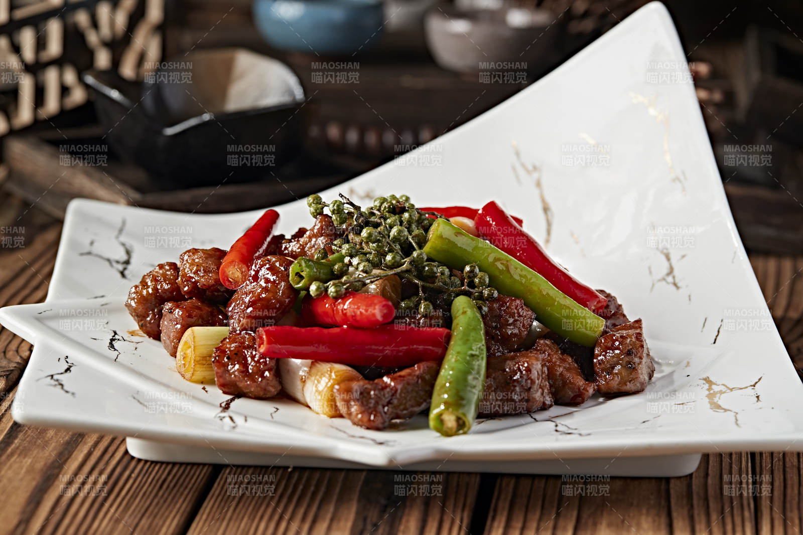 藤椒椒麻葱烧杭椒牛仔粒