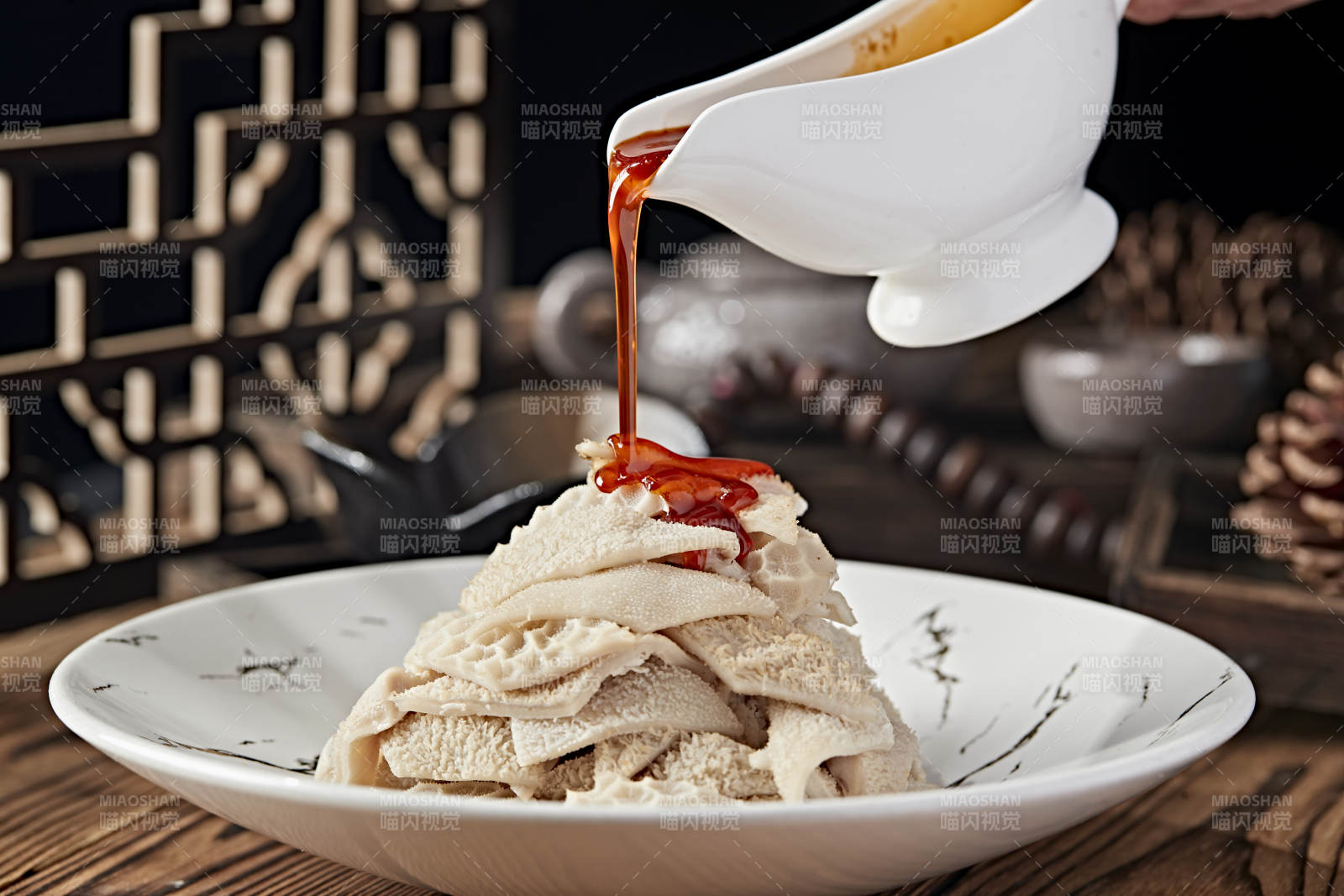 浇汁白水煮羊肚