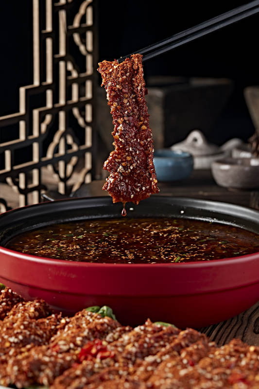 香辣老壇酸菜鍋底涮重慶麻辣牛肉片