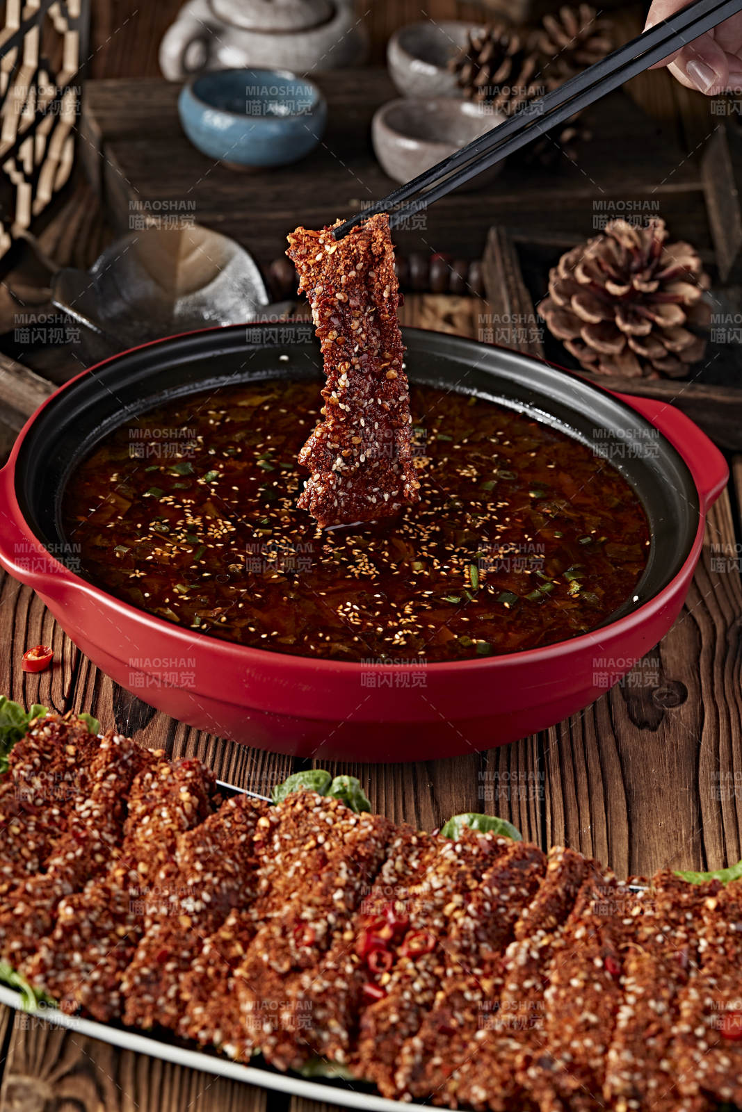 香辣老壇酸菜鍋底涮重慶麻辣牛肉片