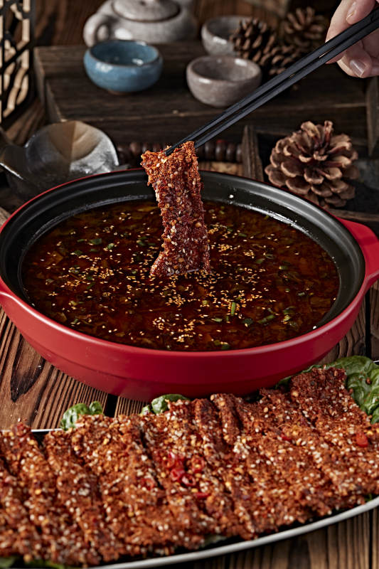 香辣老壇酸菜鍋底涮重慶麻辣牛肉片