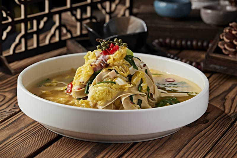 上汤娃娃菜干豆腐配金华火腿粒