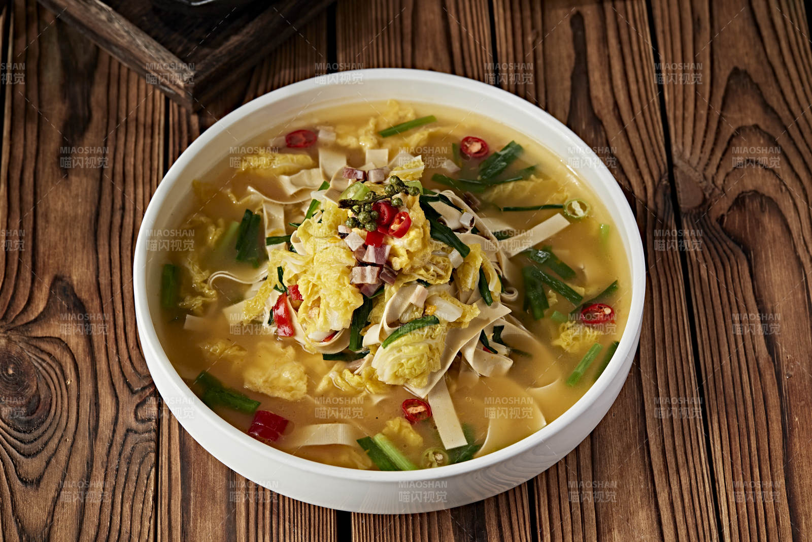 上汤娃娃菜干豆腐配金华火腿粒