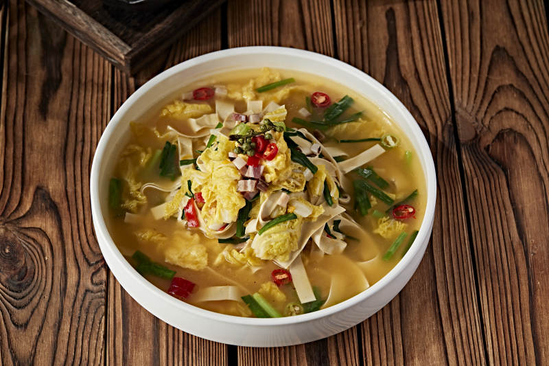 上汤娃娃菜干豆腐配金华火腿粒