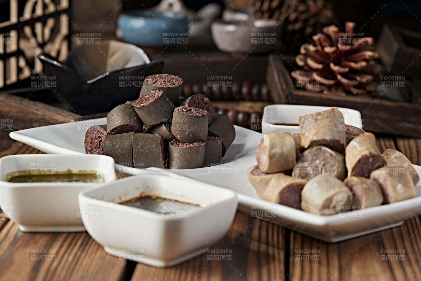 蒙餐蘸酱血肠白肠肉肠拼盘