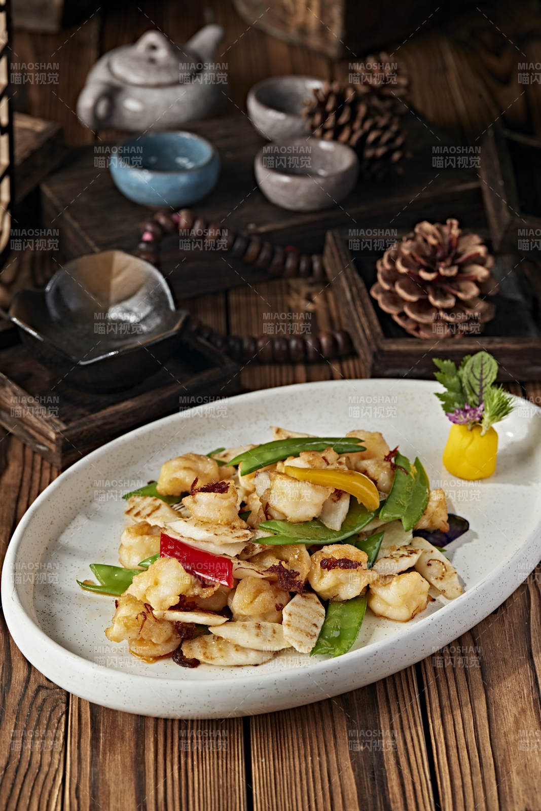 彩椒马牙山药荷兰豆小炒大虾球