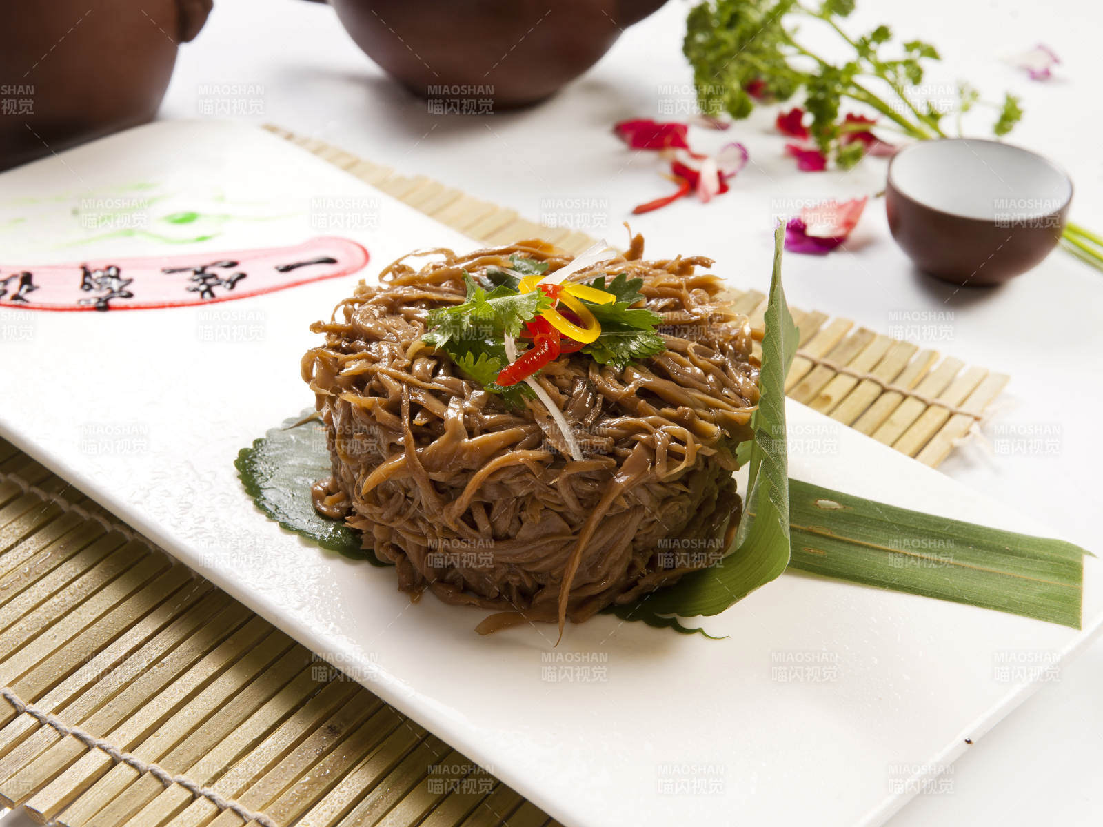 碗扣卤味茶树菇