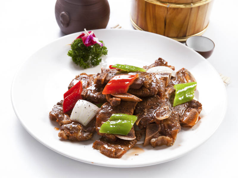 黑胡椒酱爆牛仔骨