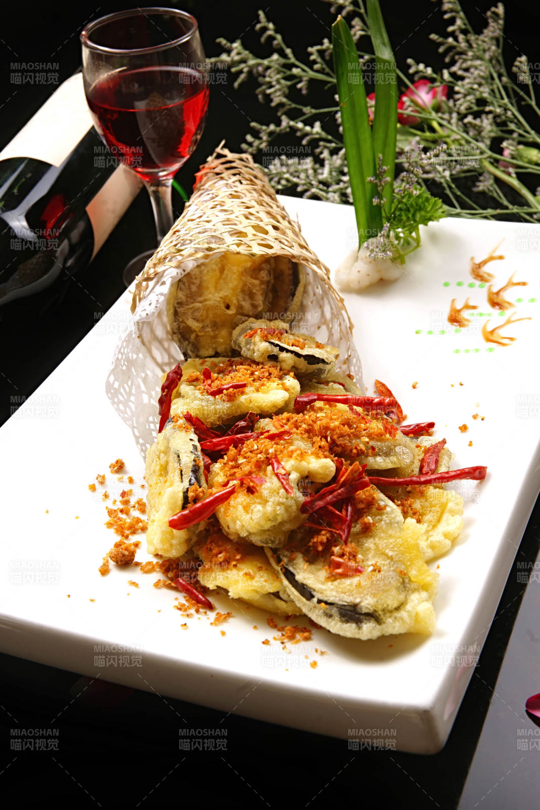 竹篓香辣炸茄盒