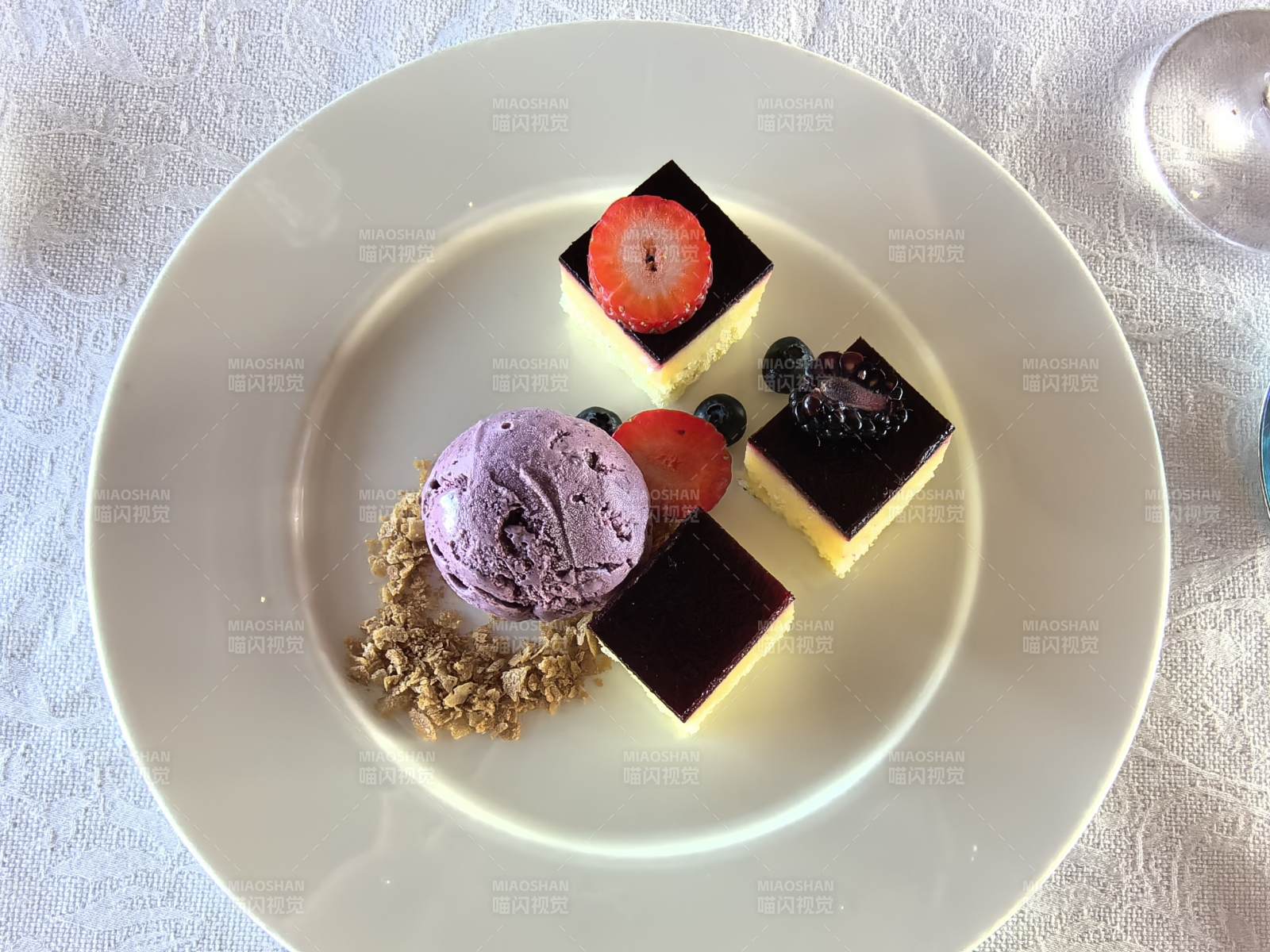 精致甜品拼盘