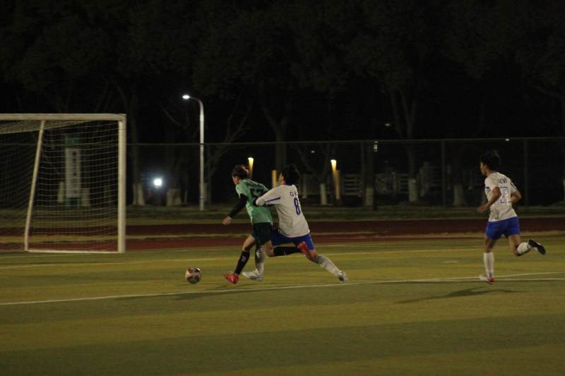 夜战足球激烈对决