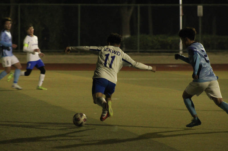 夜战足球激烈对决