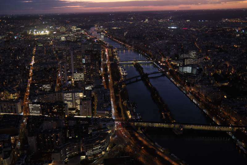 巴黎塞纳河城市夜景