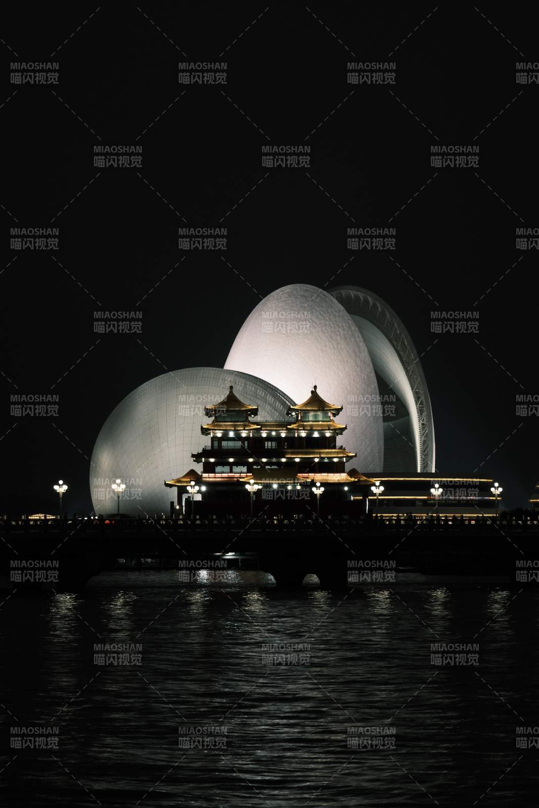 珠海日月贝夜景