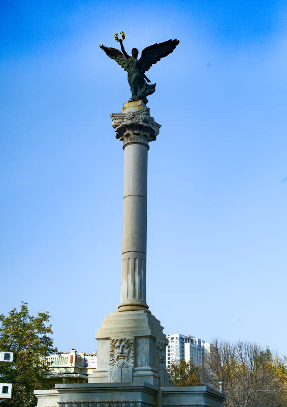 天津意式风情街—天使雕像高耸入云