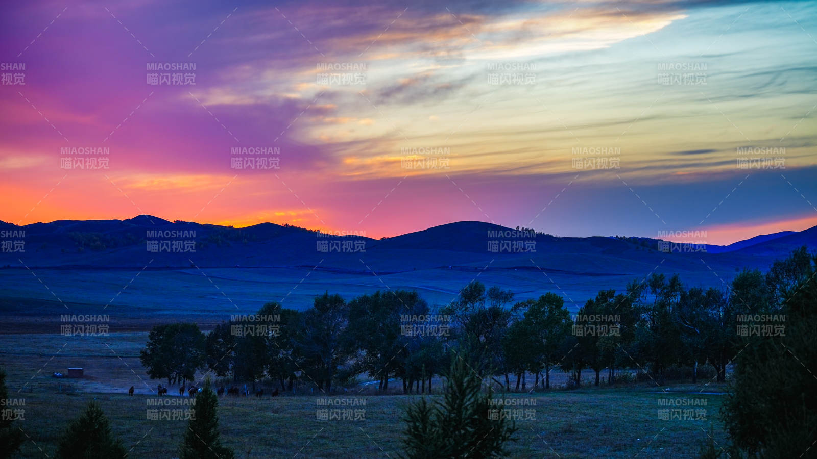乌兰布统暮色山野风光