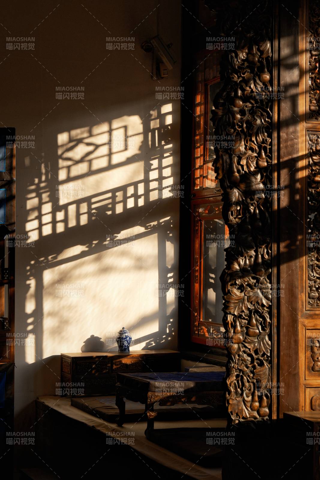 河北保定光影雕窗古韵