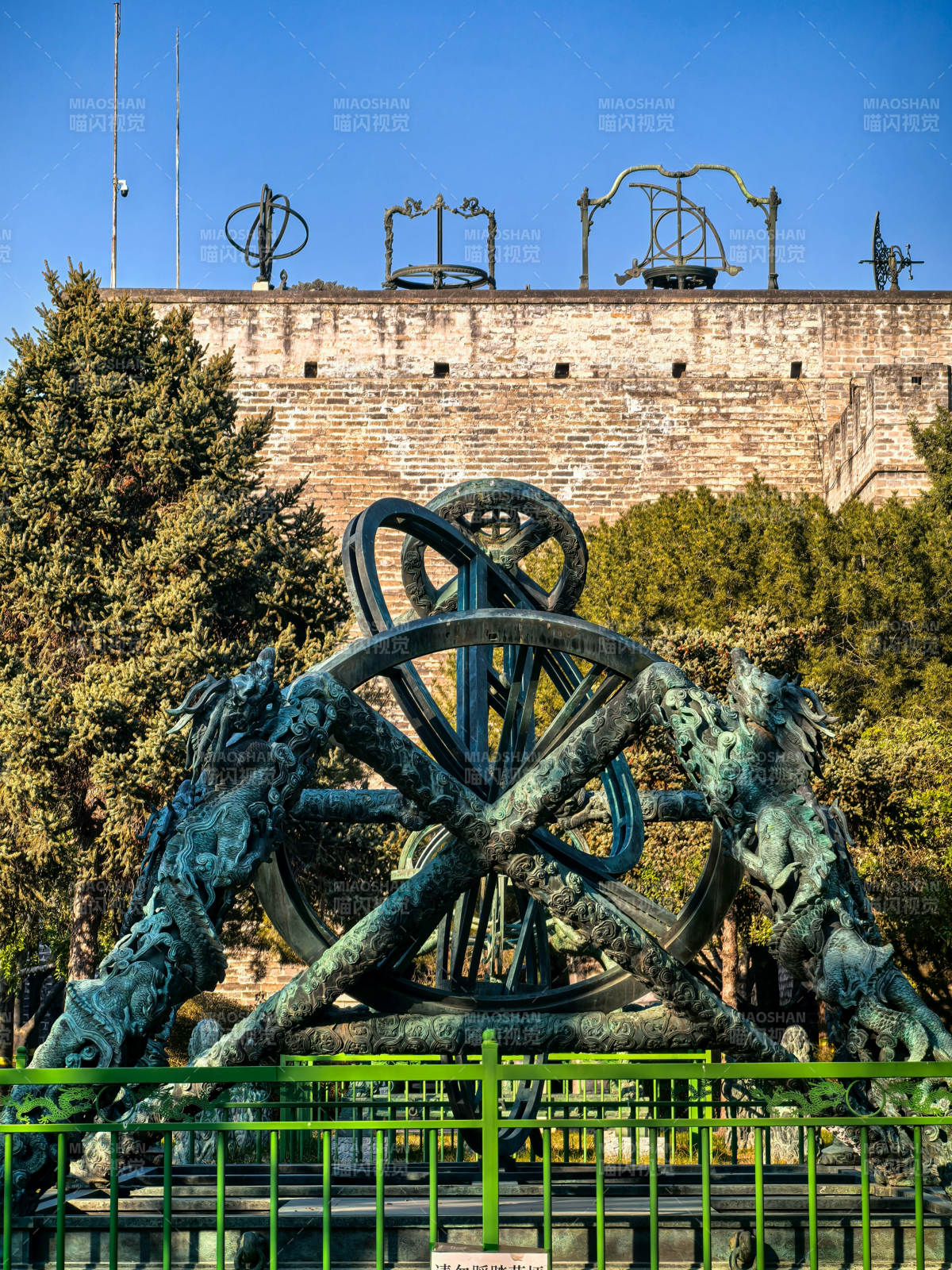 北京古观象台古天文仪器雕塑