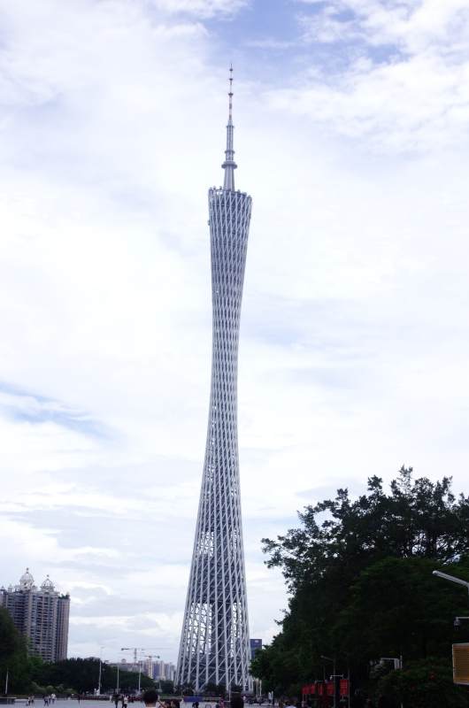 广州塔巍然耸立