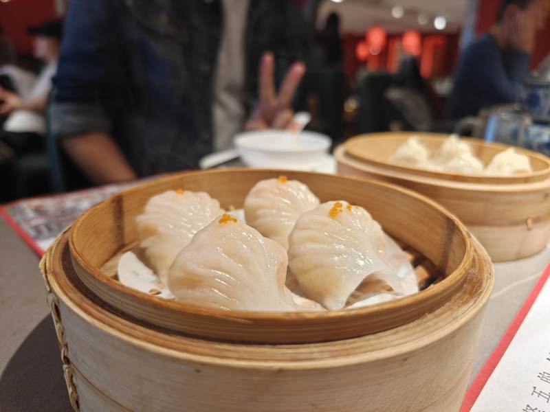 蒸笼里的鲜美虾饺