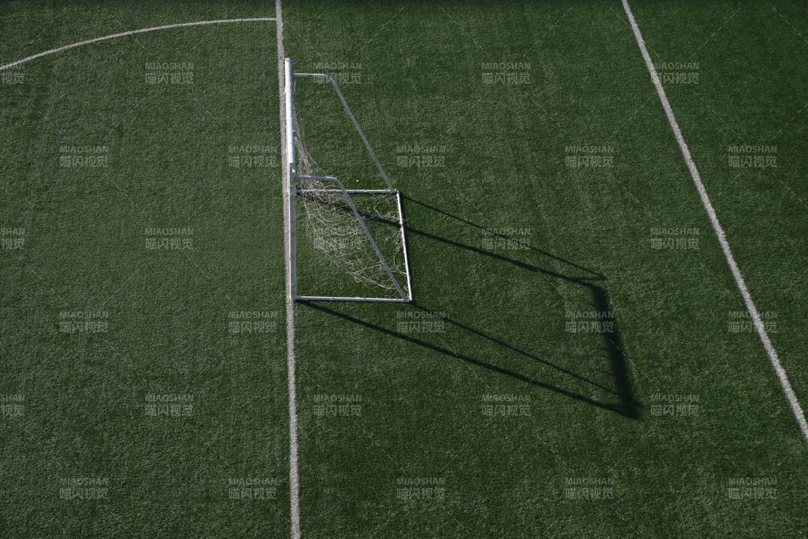 足球场上的球门