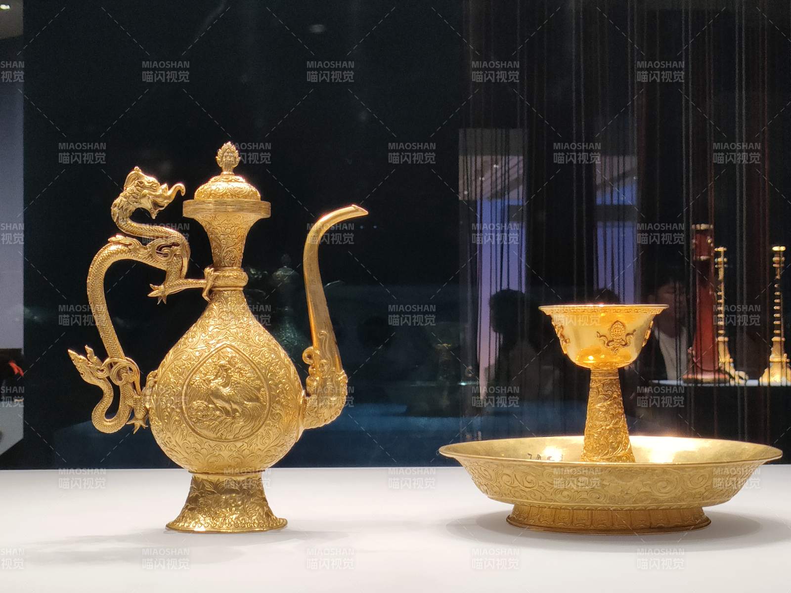 扬州大运河博物馆 金器展陈 龙纹壶与杯