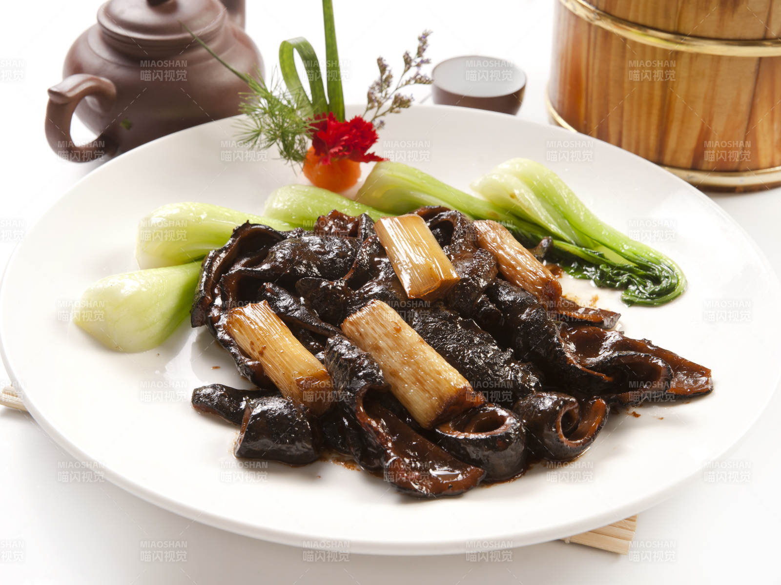 鲁菜葱烧海参皮