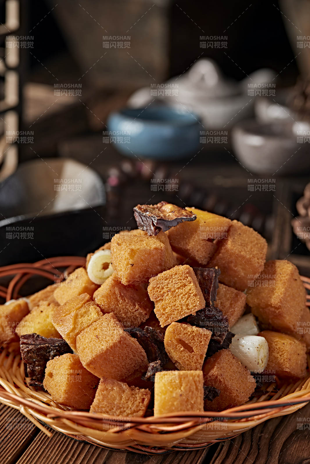 葱香油炸咸鱼馒头粒