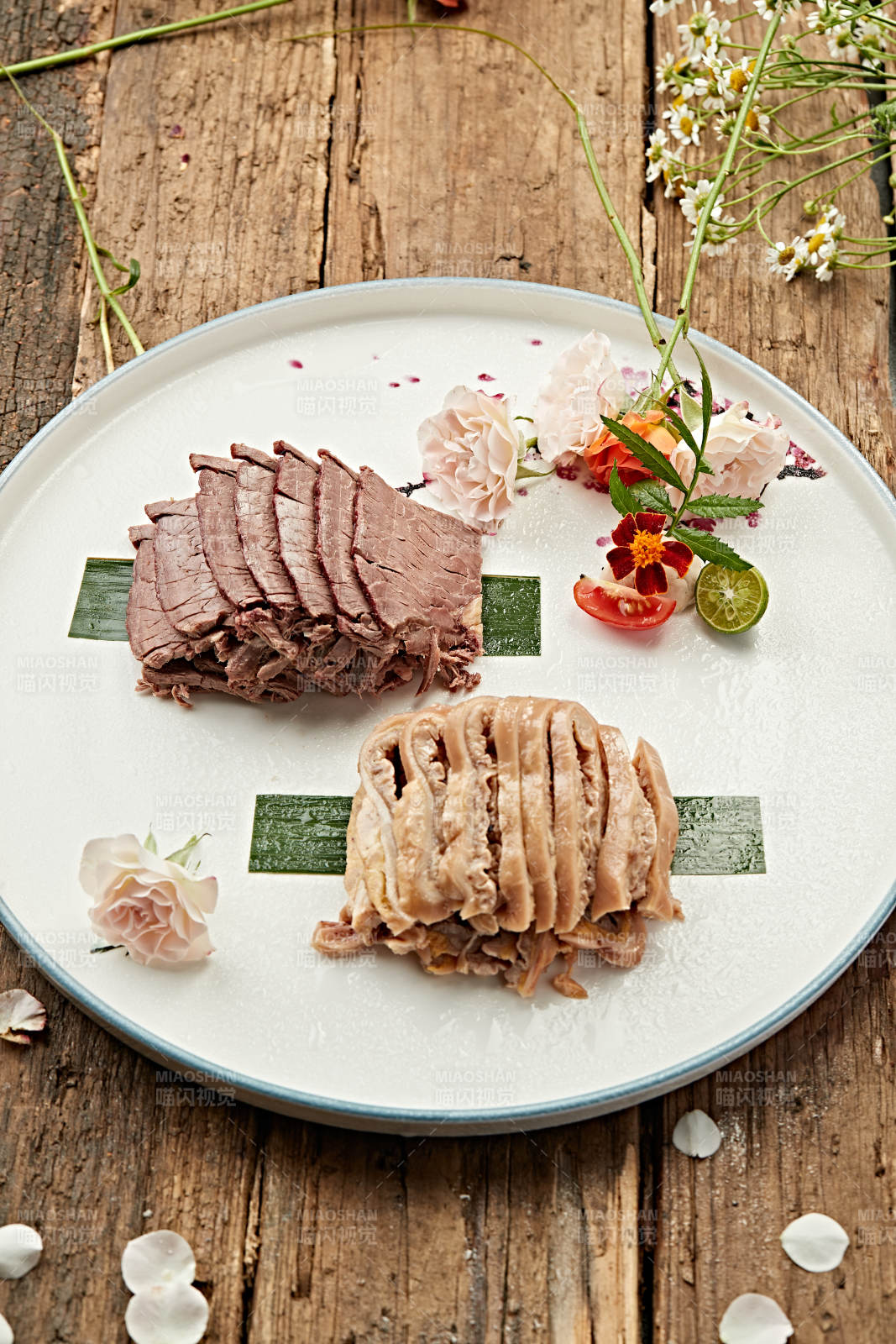 酱驴肉切片拼驴板肠