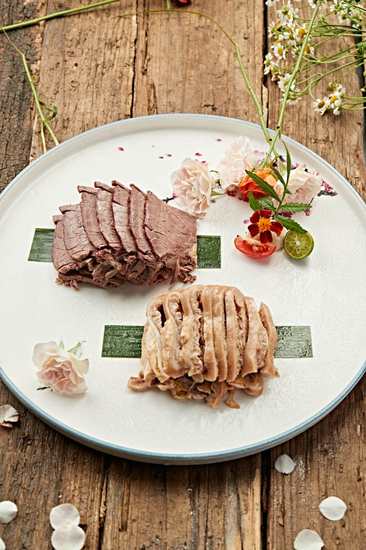 酱驴肉切片拼驴板肠