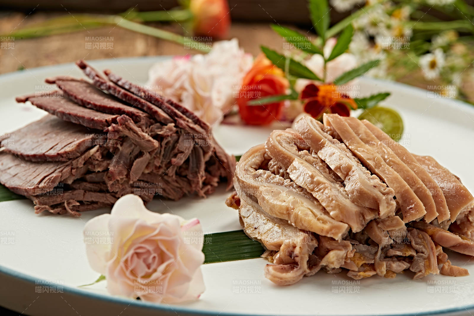 酱驴肉切片拼驴板肠