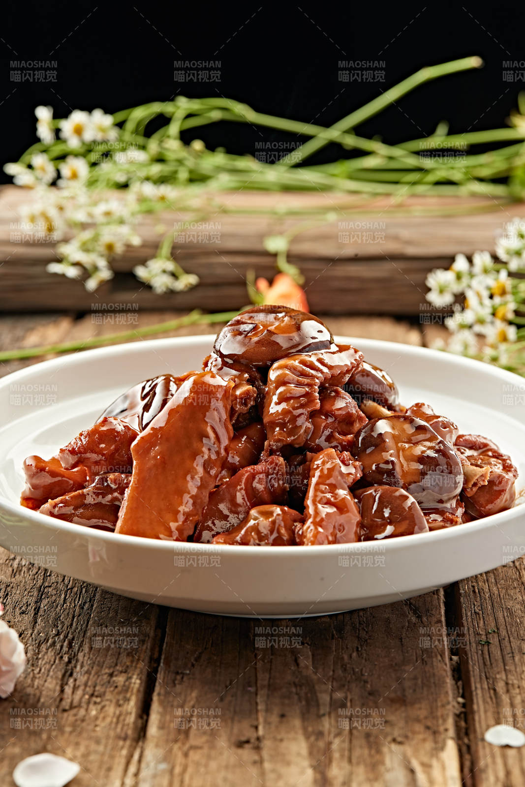 酱香鸡块配香菇