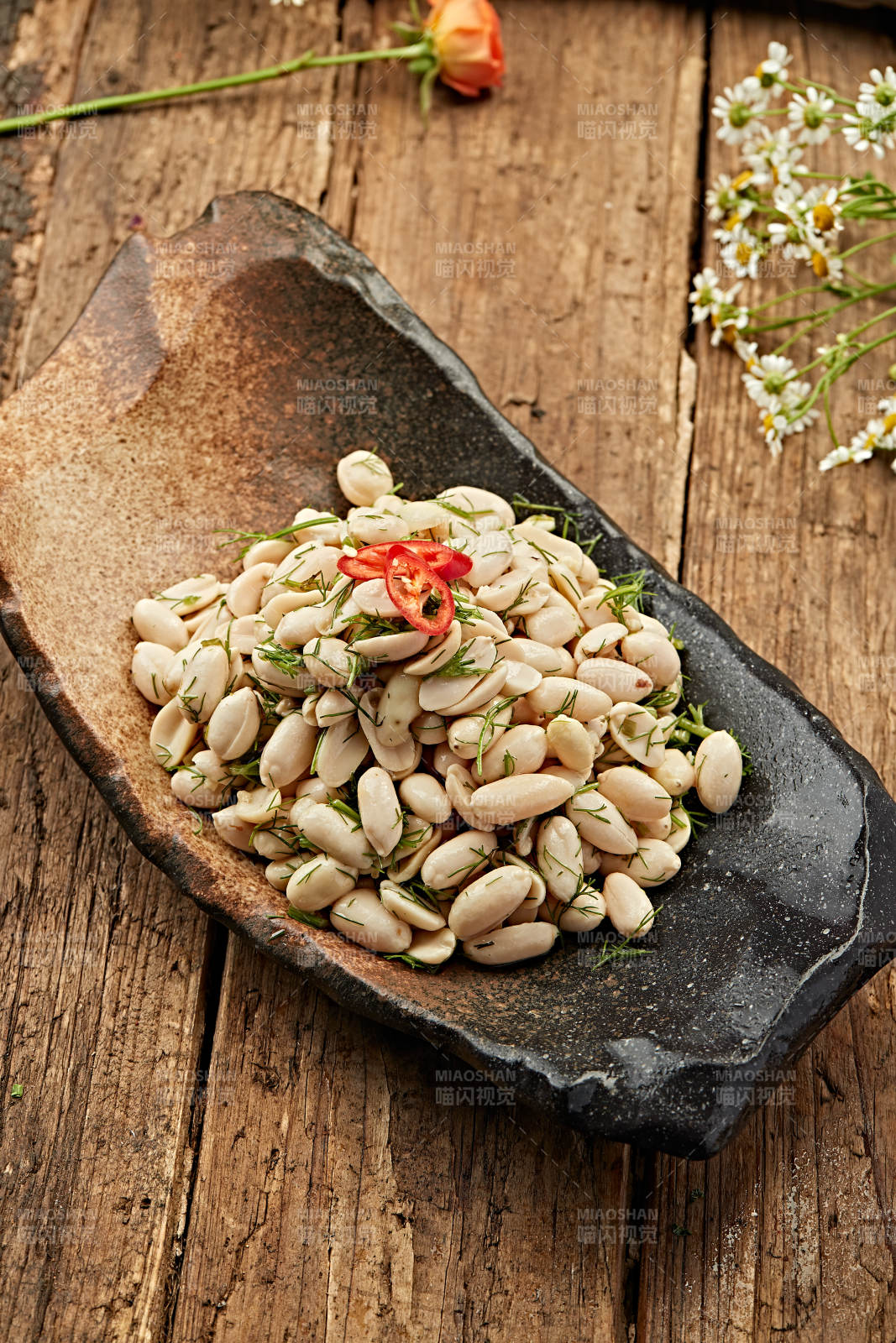 豆香四溢 点缀红椒