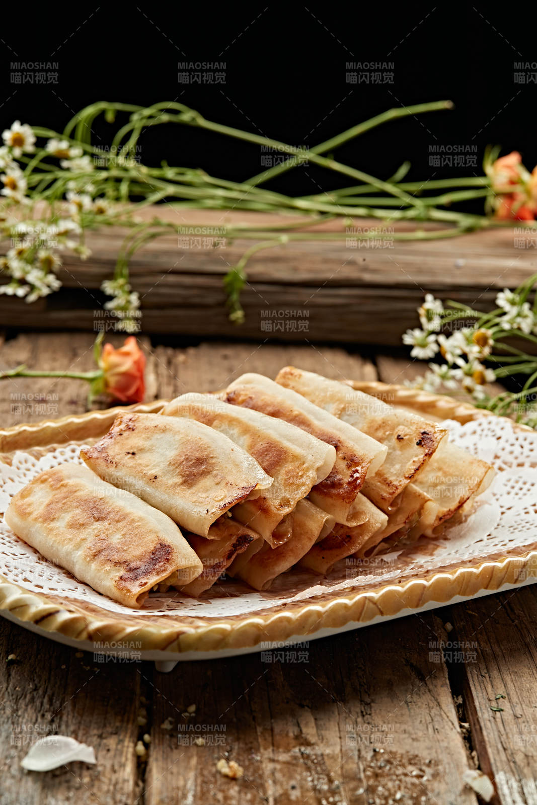 金黄煎饺 香气四溢