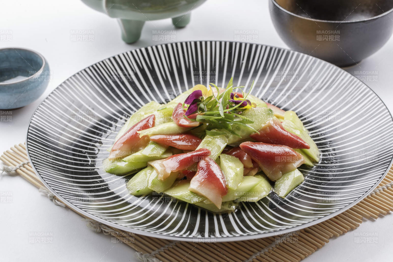 精致生鱼片沙拉