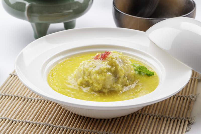 金汤蛋羹配青菜