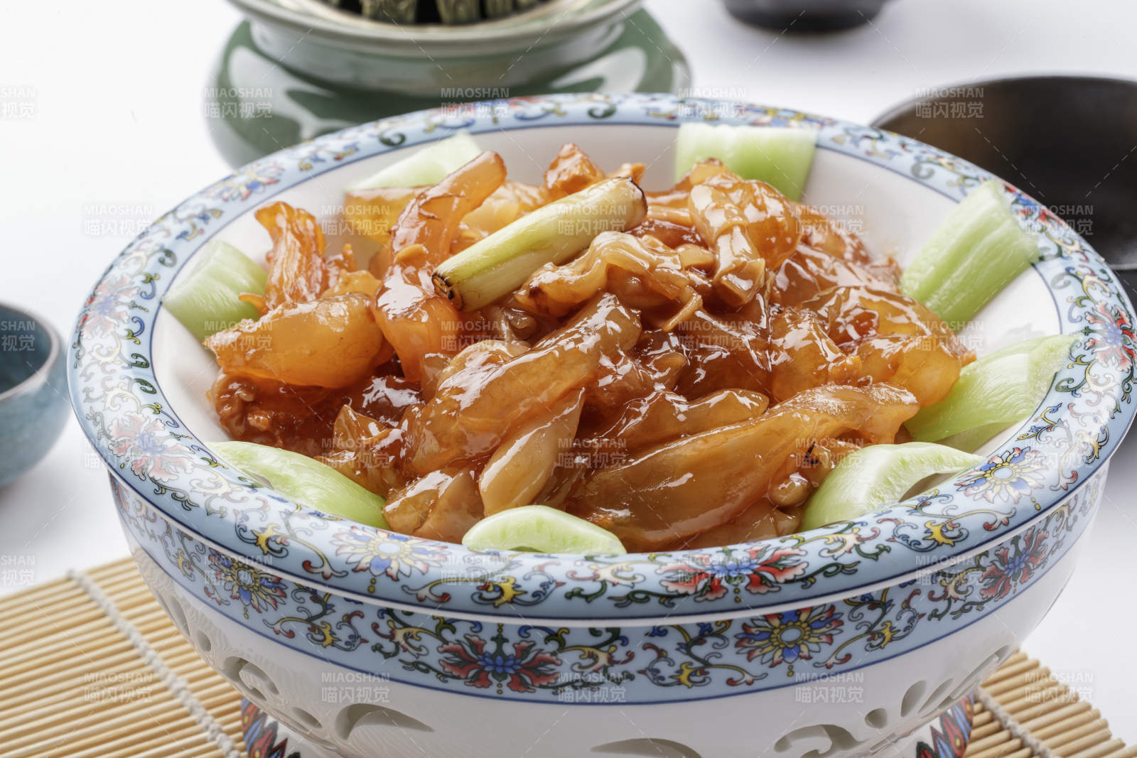 红烧蹄筋配青瓜