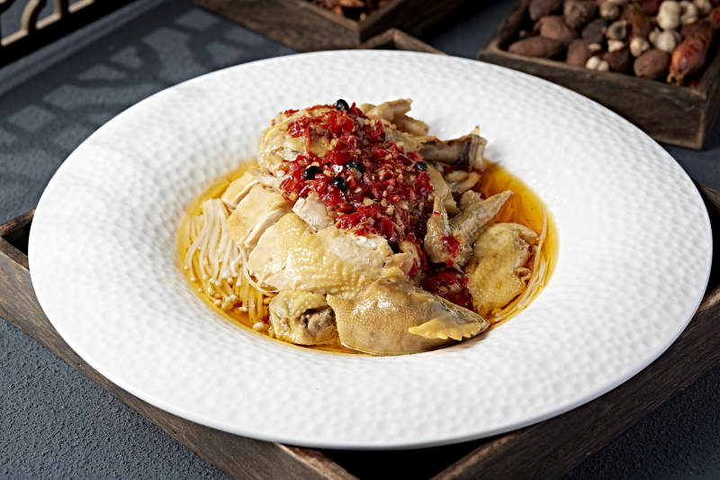 香辣蒸鸡配姜丝