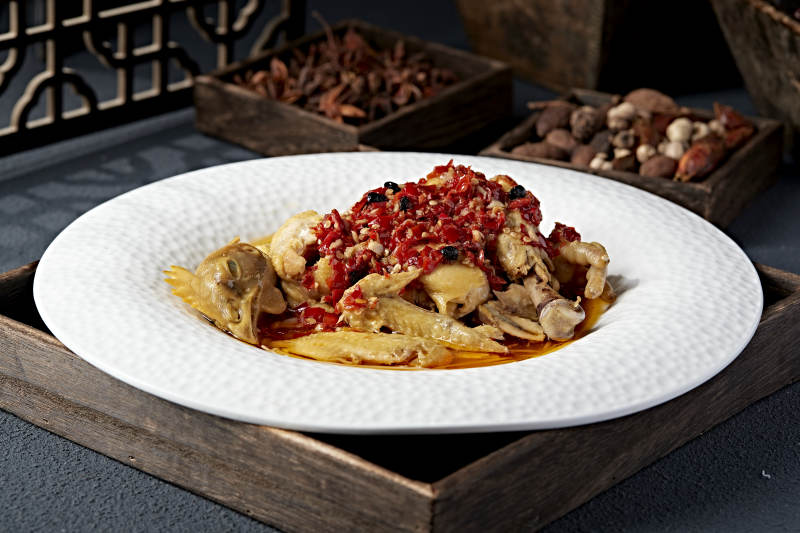 香辣鸡块配辣椒酱