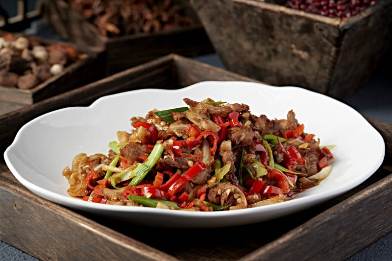 辣炒牛肉配青红椒