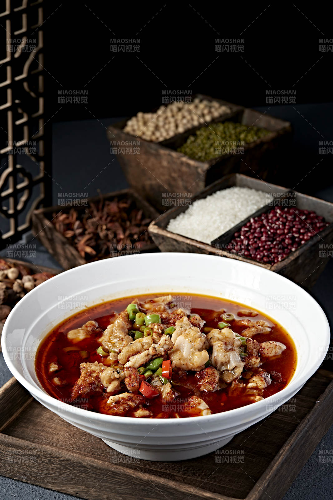 麻辣鲜香鸡爪煲