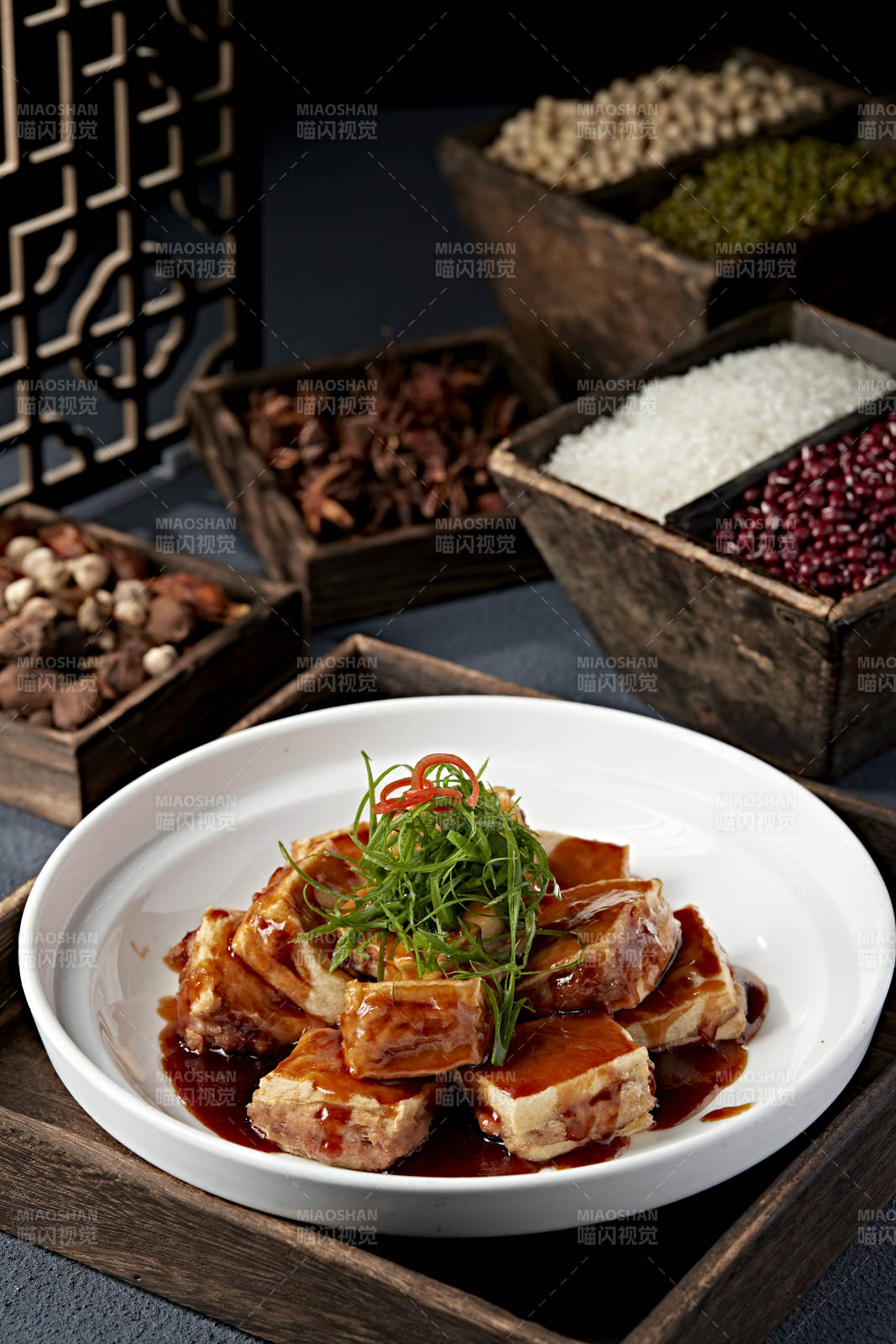 红烧豆腐配香料