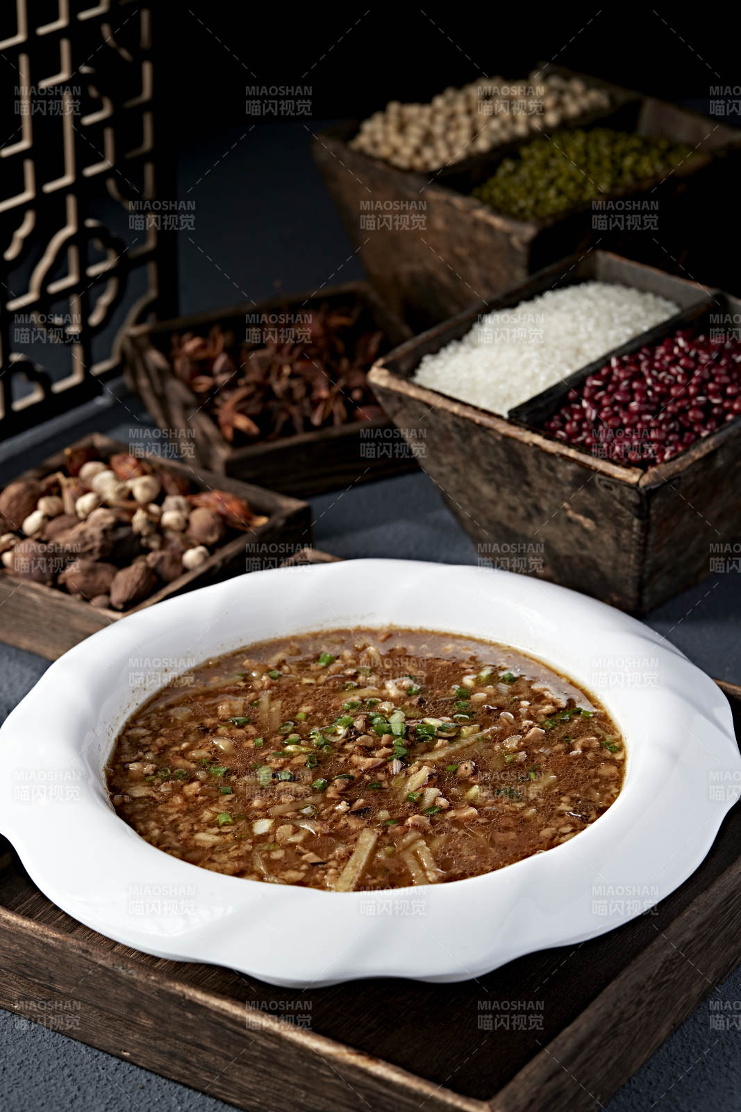 香辣酸汤配五谷